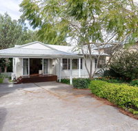 Dutchies Haven' 11 Christmas Bush Ave - Air Con large enclosed yard 2 minute walk to Dutchies