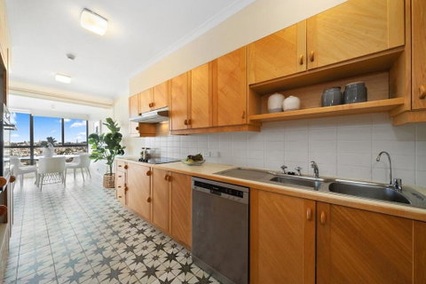 East Mirvac Building With Convenient Living - Accommodation Rockhampton 2