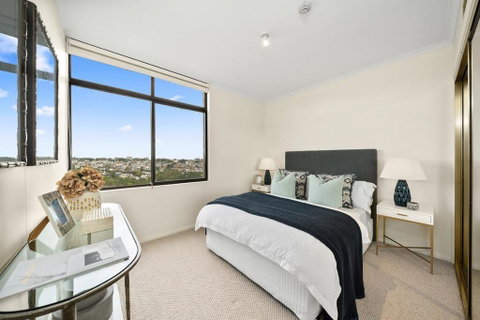 East Mirvac Building With Convenient Living - Accommodation Rockhampton 0