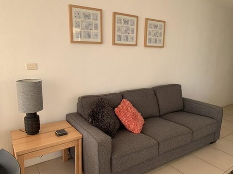 Ebbtide Unit 5 / 2-6 North Street - Accommodation Rockhampton 2