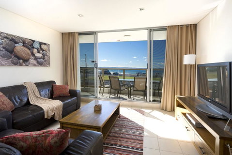 Ebbtide, Unit 04, 2-6 North Street - Accommodation Rockhampton 3