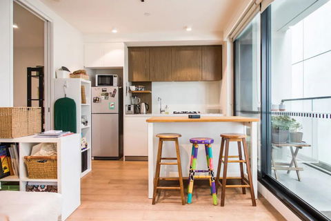 Eclectic 1 Bedroom South Yarra Hideaway - Accommodation Rockhampton 2