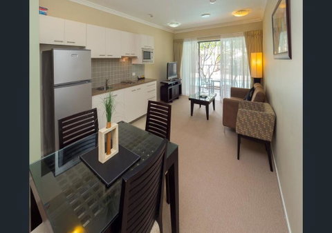 Eden By The Bay - Accommodation Rockhampton 0