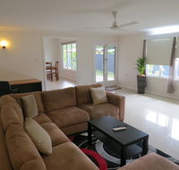 Edge Hill Clean  Green Cairns 7 Minutes from the Airport 7 Minutes to Cairns CBD  Reef Fleet Terminal - Accommodation Rockhampton