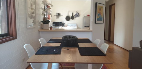 Elegant And Relaxing Apartment Few Mins To Canberra Racecourse - Accommodation Rockhampton 1