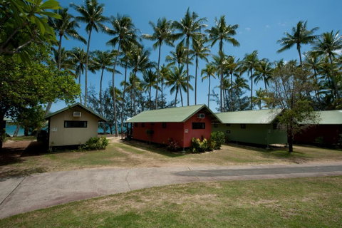Ellis Beach Oceanfront Bungalows - Accommodation Rockhampton 2