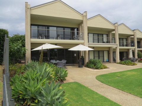 ELSINOR Townhouse 10 Mulwala - Accommodation Rockhampton 0