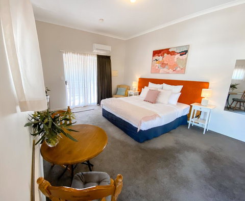 EM Apartment - Accommodation Rockhampton 1