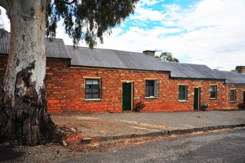 Emma Tiver Heritage Cottage - Accommodation Rockhampton 0