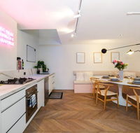Enjoy Cafe Culture From Chic Warehouse Conversion - Accommodation Rockhampton