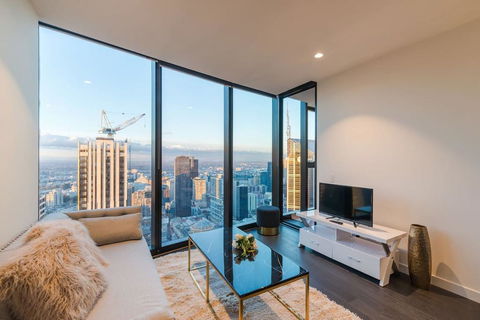 EQ Tower Luxury 2 Bedroom Skyline CBD Apartment - Accommodation Rockhampton 2