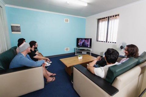 Erica Underwood House 6 Bedroom Flat - Accommodation Rockhampton 1