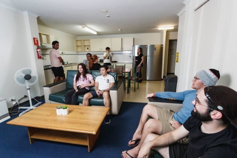 Erica Underwood House 6 Bedroom Flat - Accommodation Rockhampton 2