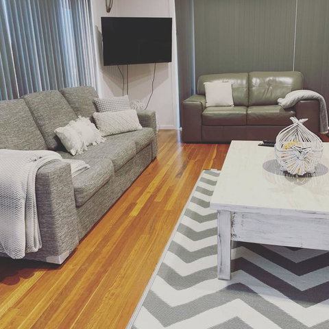 Escape On Excellence - Accommodation Rockhampton 3