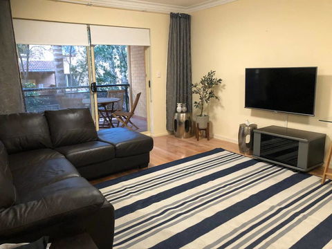 Escape To Strathfield For 8 Guests - Accommodation Rockhampton 0