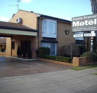 Estelle Kramer Motel - Accommodation Rockhampton