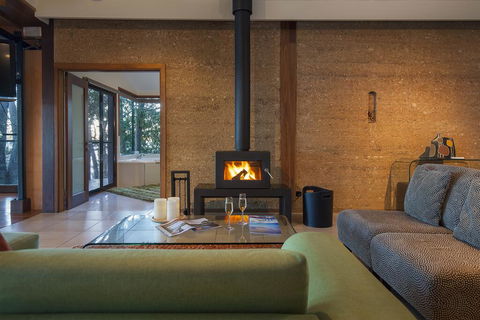 Eumarella Shores Noosa Lake Retreat - Accommodation Rockhampton 0