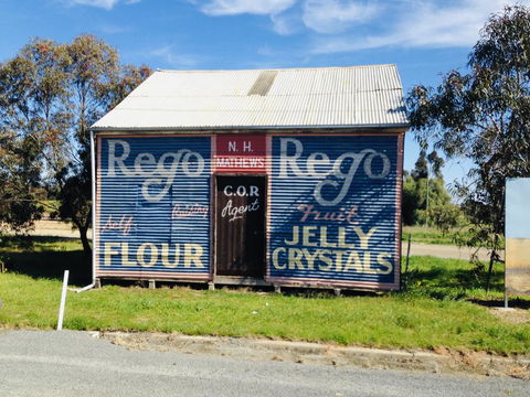 Eureka Hotel / Rainbow Brewery - Accommodation Rockhampton 2