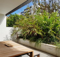 Executive Living in this Chic Garden Apartment - Accommodation Rockhampton