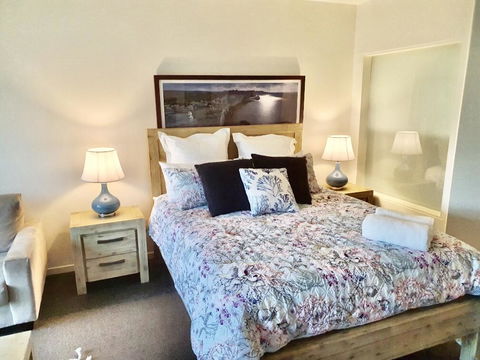 FAMILY ISLAND GETAWAY - BEACHFRONT APARTMENT - Accommodation Rockhampton 1