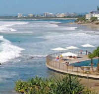 Family Romance Fun on Kings Beach - Accommodation Rockhampton