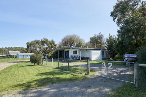 Far View - Accommodation Rockhampton 3