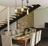 Farrant House - modern and contemporary - Accommodation Rockhampton