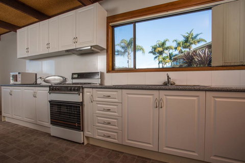 Fishermans Lodge - Accommodation Rockhampton 1