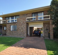 Flat 1/15 Dalmeny Drive - Accommodation Rockhampton