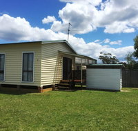 Flat 2 42 McMillan Rd - Accommodation Rockhampton