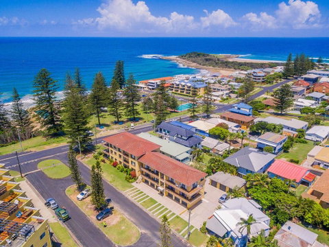 Flinders Lodge - Fantastic Views, Opposite Main Beach - Accommodation Rockhampton 2