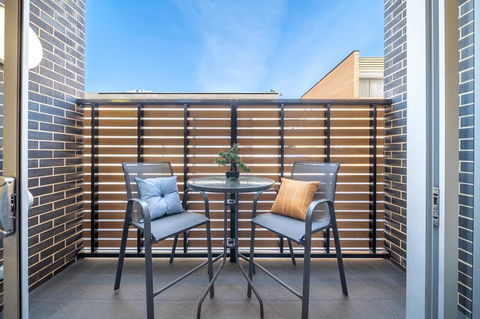 Floral On Frew - Heart Of The CBD - Wifi - Netflix - Accommodation Rockhampton 2
