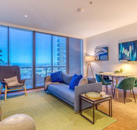 Flying views over the CBD free parking pool sauna wifi - Accommodation Rockhampton