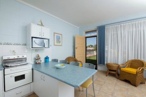Forster Lodge 6, Cnr Wallis & West Street, Forster - Accommodation Rockhampton 3