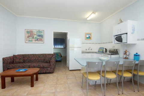 Forster Lodge 6, Cnr Wallis & West Street, Forster - Accommodation Rockhampton 2