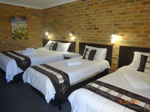 Forster Palms Motel - Accommodation Rockhampton 0