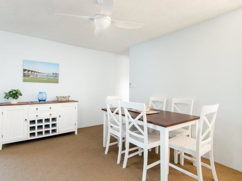 Forster Towers 51 - Accommodation Rockhampton 2