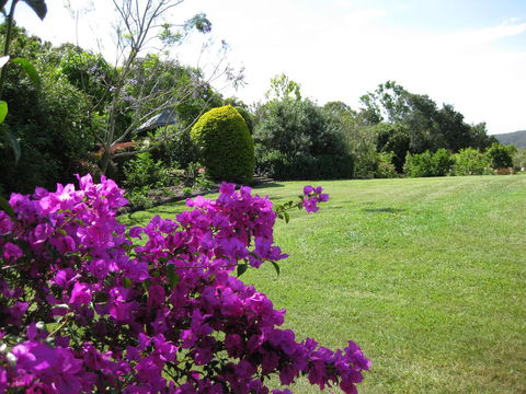 French Cottage & Loft - Accommodation Rockhampton 3