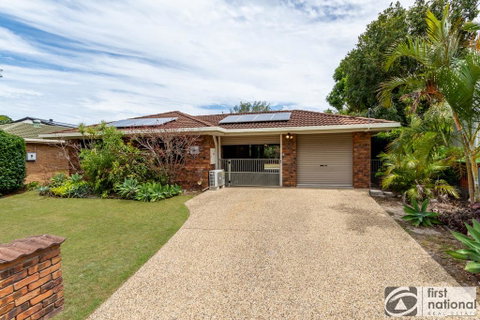 Freshly Revovated Dog Friendly House Walking Distance To Waterfront! - Accommodation Rockhampton 2