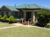 FROGGIES HOLIDAY HOUSE