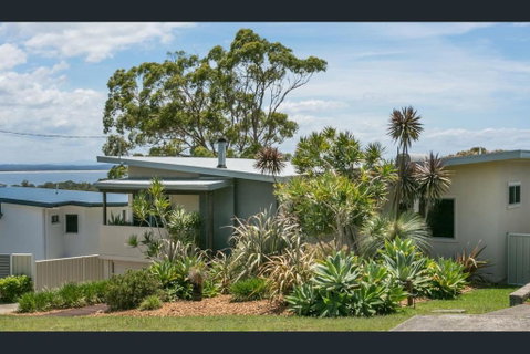 Funky Eco Beach House - Accommodation Rockhampton 0