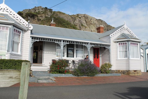 Gardenia House - Accommodation Rockhampton 0