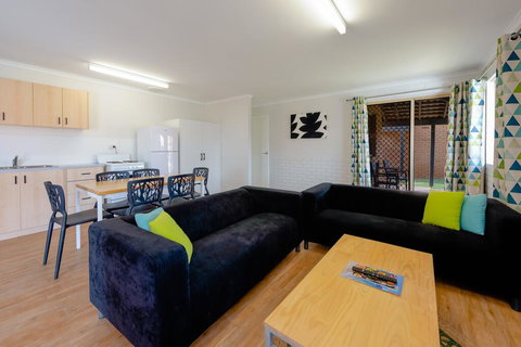 Geraldton's Ocean West Holiday Units & Short Stay Accommodation - Accommodation Rockhampton 2