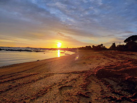 Goat Island Bungalow - Accommodation Rockhampton 0