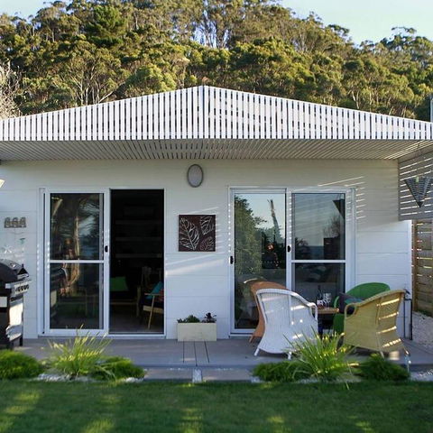 Goat Island Bungalow - Accommodation Rockhampton 3