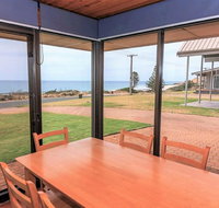 Gold Coast Views - 10 Gold Coast Drive - Accommodation Rockhampton