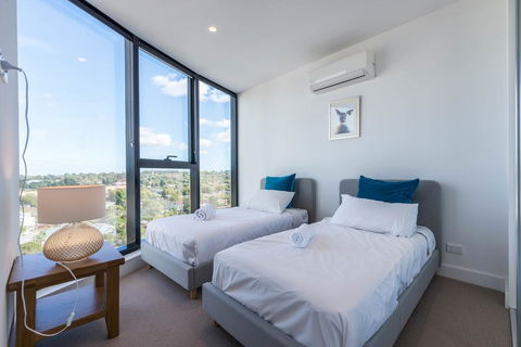 Golden Box Hill Apartment - Accommodation Rockhampton 2