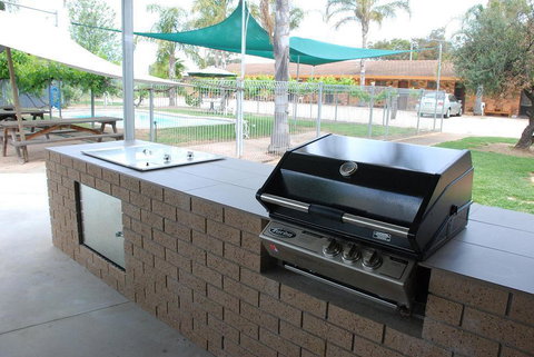 Golfers Lodge Motel - Accommodation Rockhampton 3