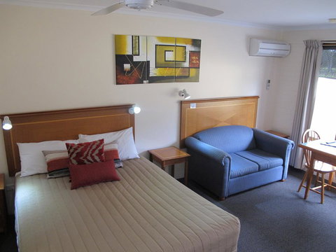 Golfers Lodge Motel - Accommodation Rockhampton 0