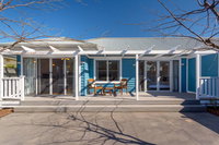 Gorgeous Alma St Villa